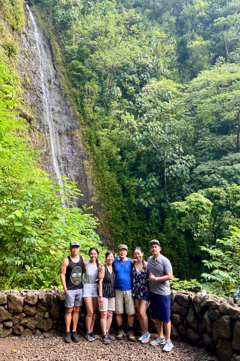 Daisy Le and family