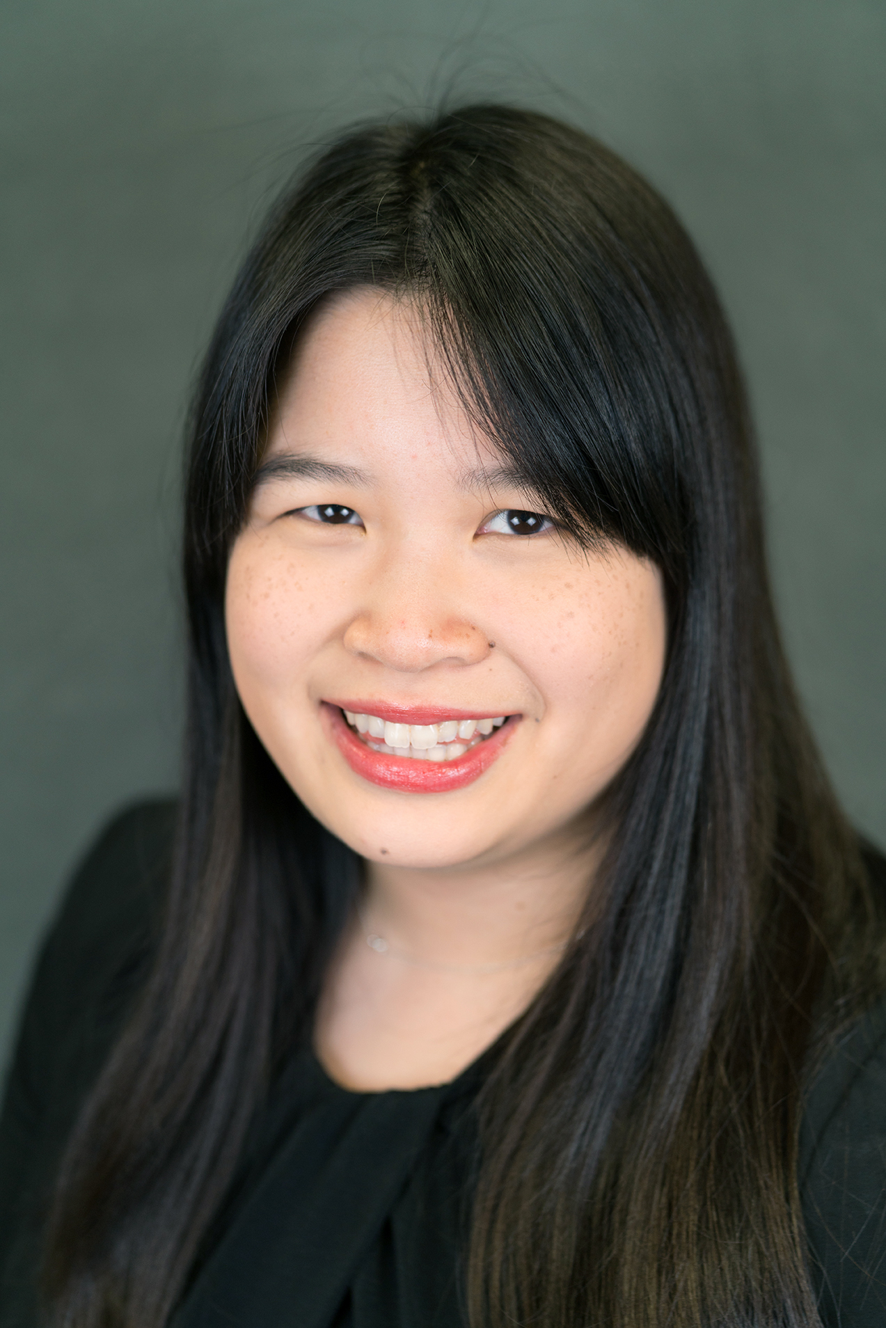Tiffany Moy headshot