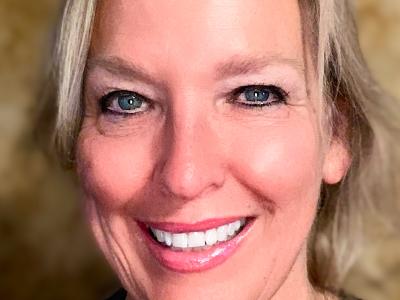 Lynn Henrikson headshot