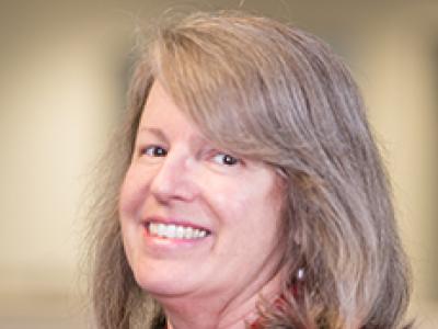 Linda Briggs headshot