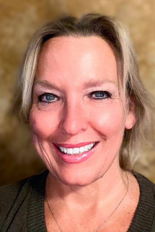Lynn Henrikson headshot