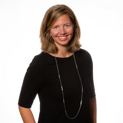 Heidi Schroeder headshot