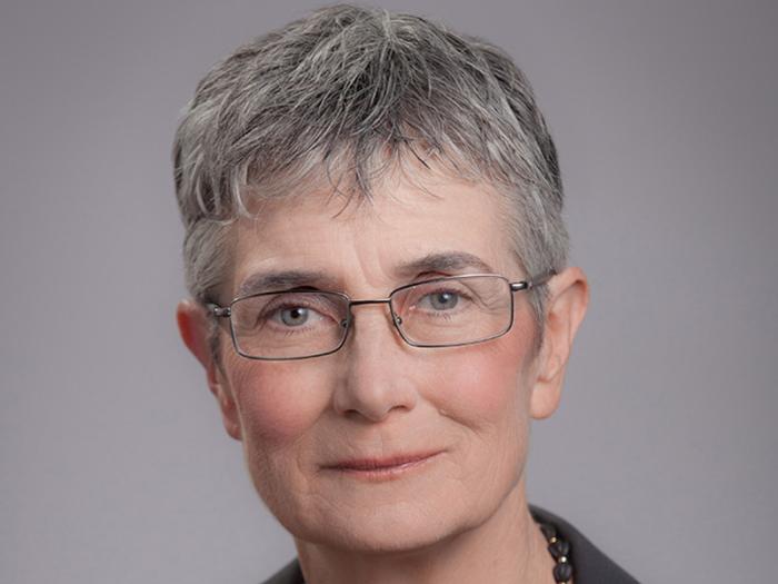 Helen Brown headshot